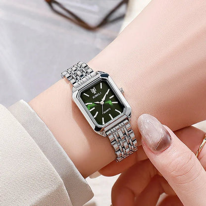 #montre_luxe# #accessoire_femme# #bijoux# #cadeau_femme# #montre_étanche# #montre_ajustable# #idée_cadeau# #mode_femme# #tendance# #élégance# #style_intemporel# #design_moderne# #montre_class
